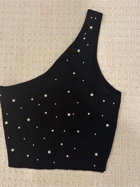 Love Tree Black Pearl-Accent One-Shoulder Crop Top